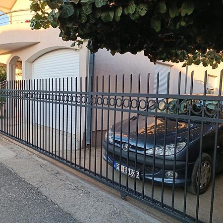 Entire House Floor - 2-Bedroom Cozy & Peaceful Apartment Podgorica Exterior foto