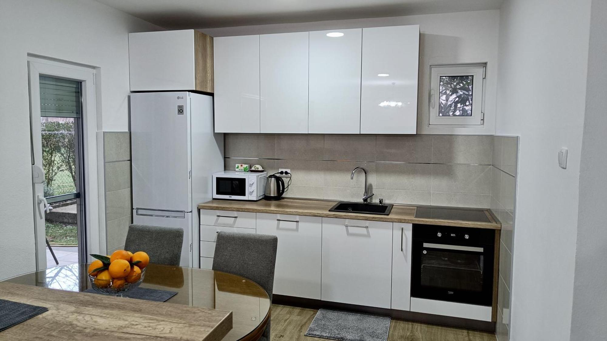 Entire House Floor - 2-Bedroom Cozy & Peaceful Apartment Podgorica Exterior foto