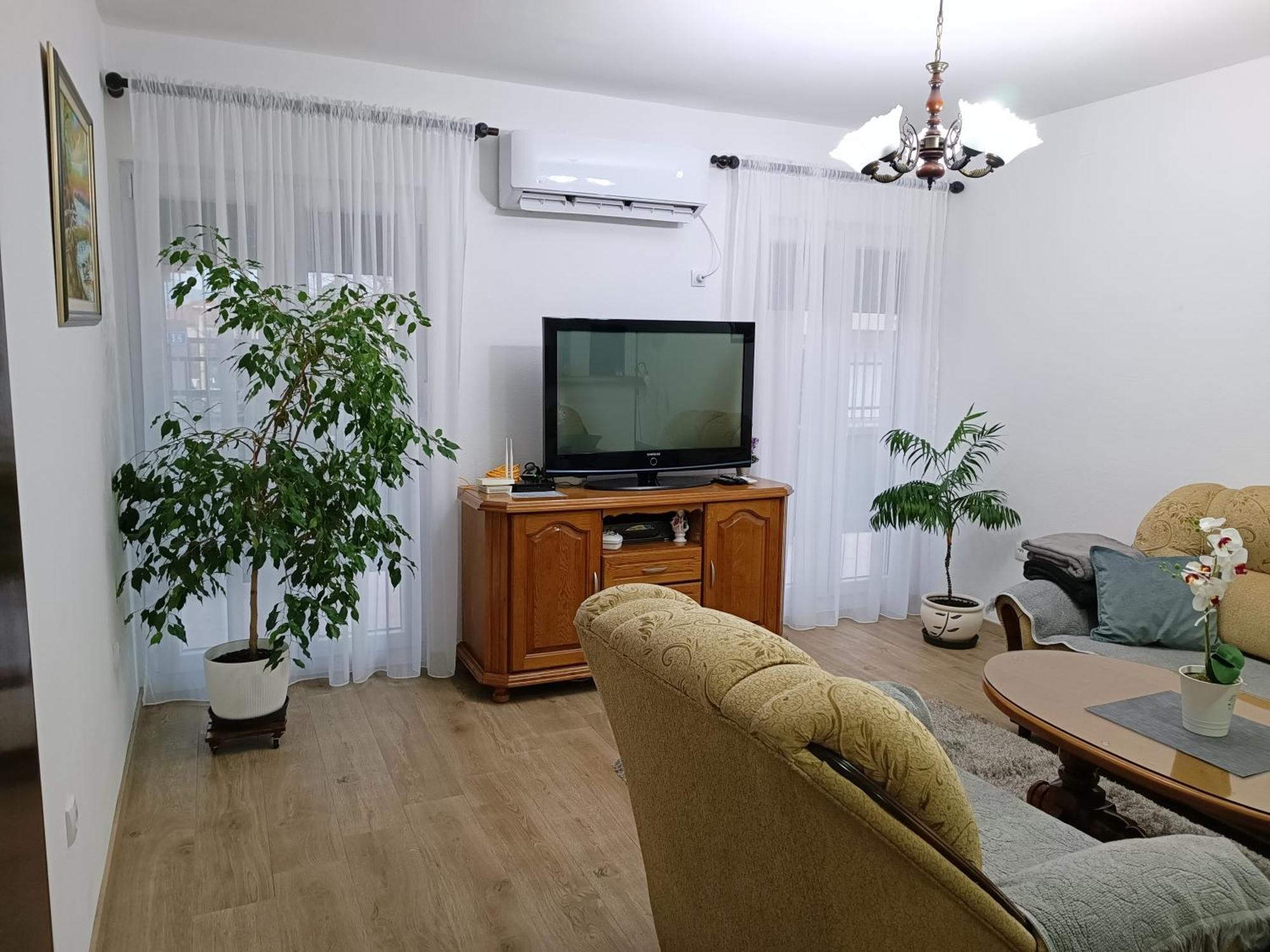 Entire House Floor - 2-Bedroom Cozy & Peaceful Apartment Podgorica Exterior foto